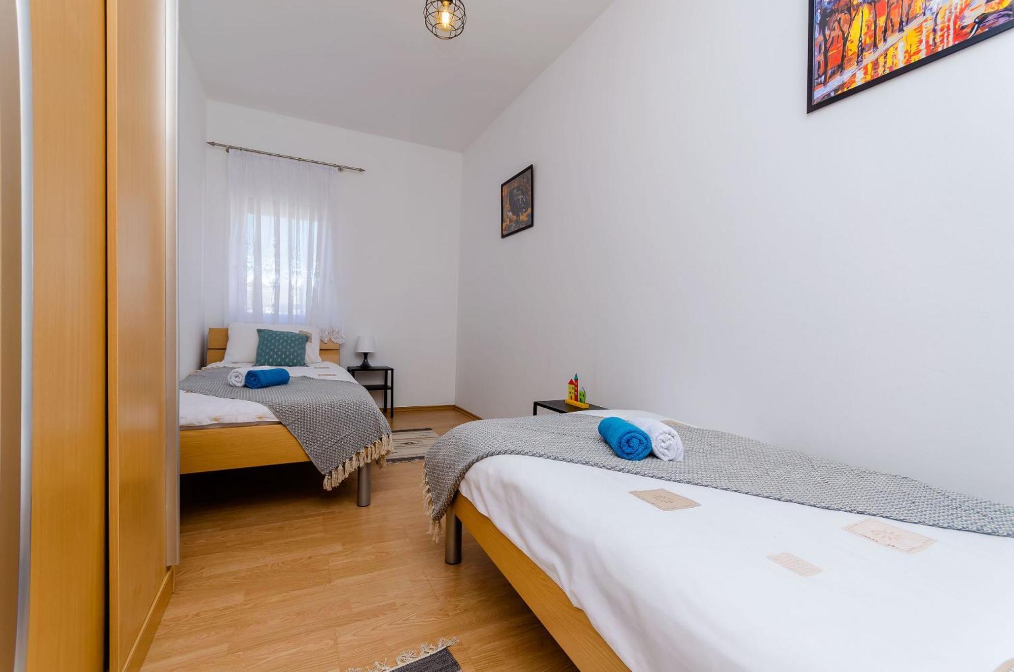 Apartment Mario โตรกีร์ ภายนอก รูปภาพ