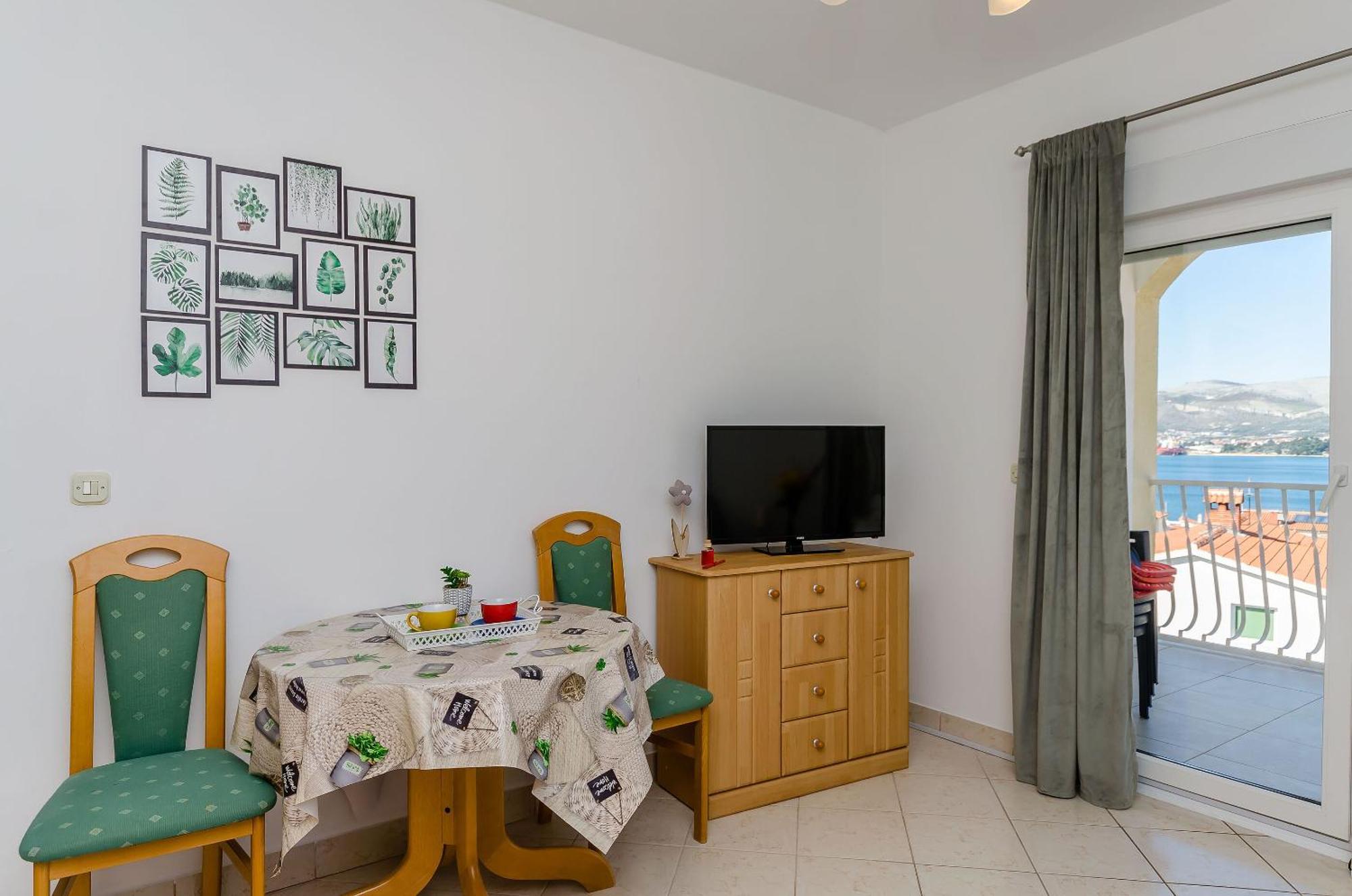 Apartment Mario โตรกีร์ ภายนอก รูปภาพ